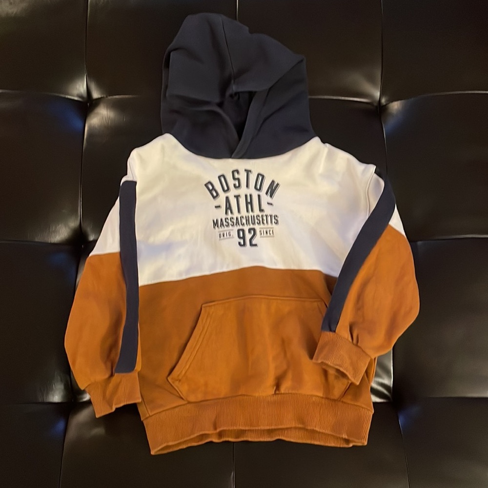 H&M Boys 3 piece sweatsuit- 5T/6 - Picture 4 of 5